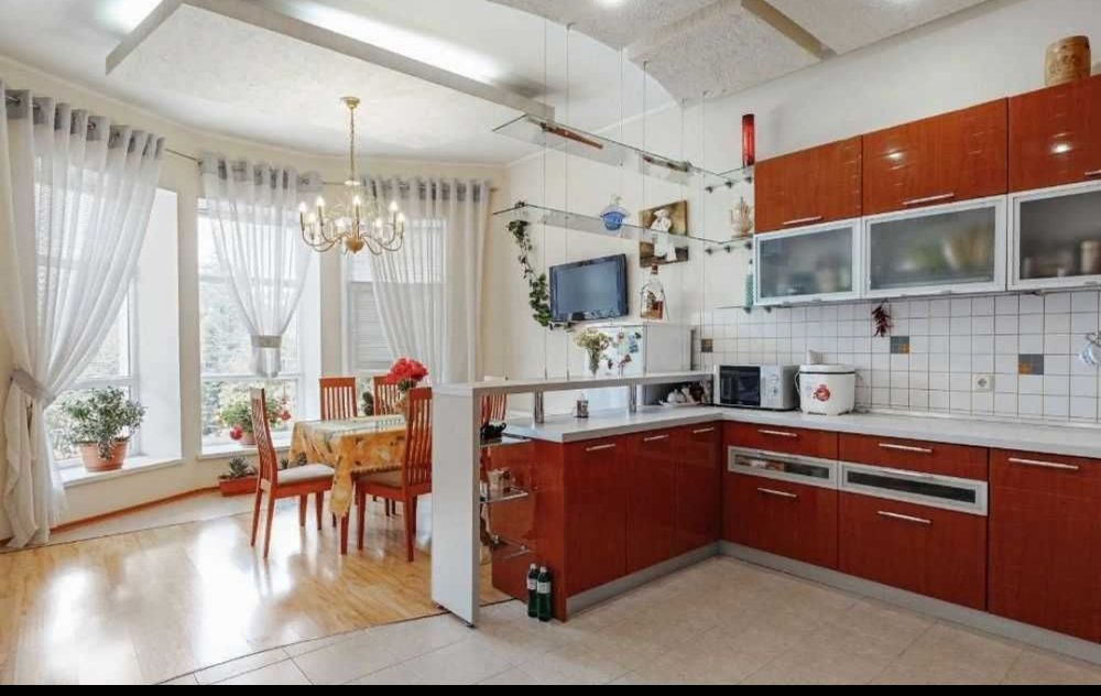 Аренда  дома  ул. Долгая гараж подва рядом с морем