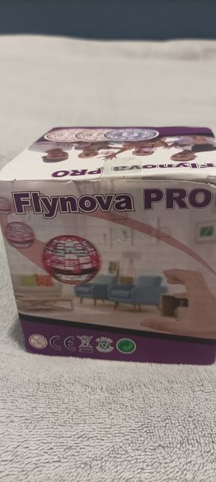 Latająca kula,dron piłka,  lewitująca i świecąca zabawka