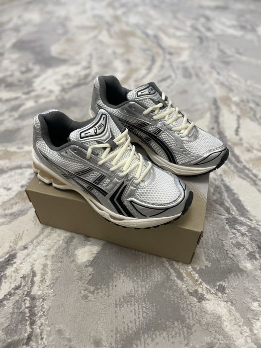 Стильні Кросівки ASICS gel nyc 42 розмір на сіточці