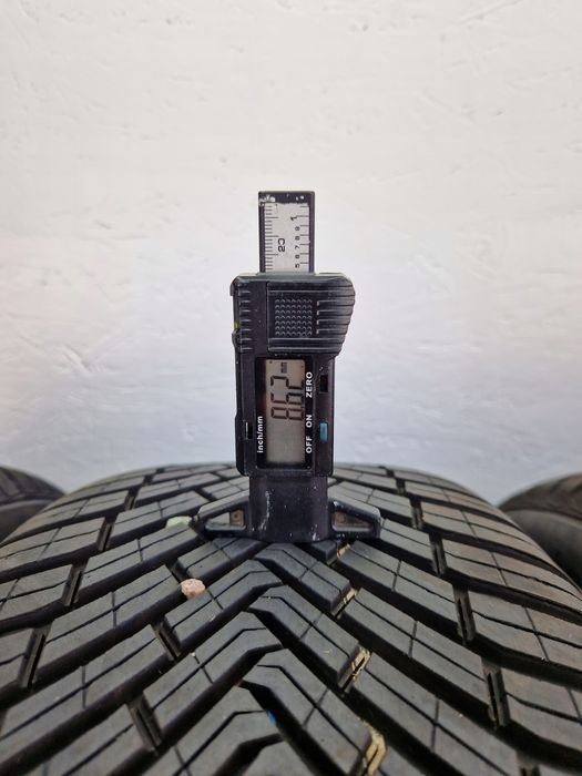 Opony Continental AllSeasonContact 235/50r19 99T