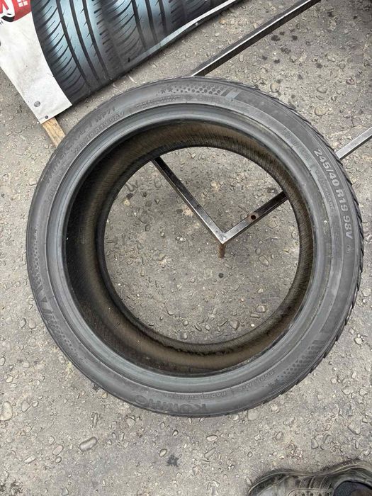 Шини 245/40 R19 пара Kumho  2023p зима 7,4мм