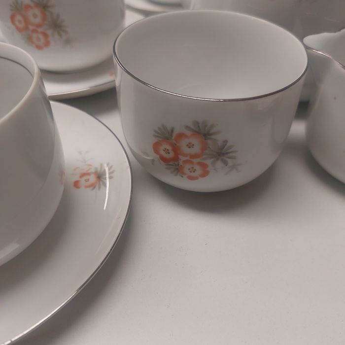 Sprzedam zestaw kawowy widoczny na zdjęciu.