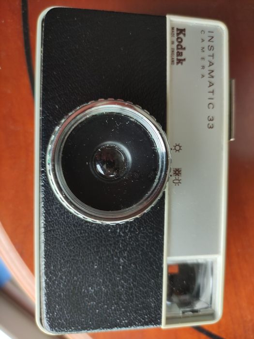 2 Vintage Instamatic Cameras – Kodak 33 and Agfa 10864297693526786121