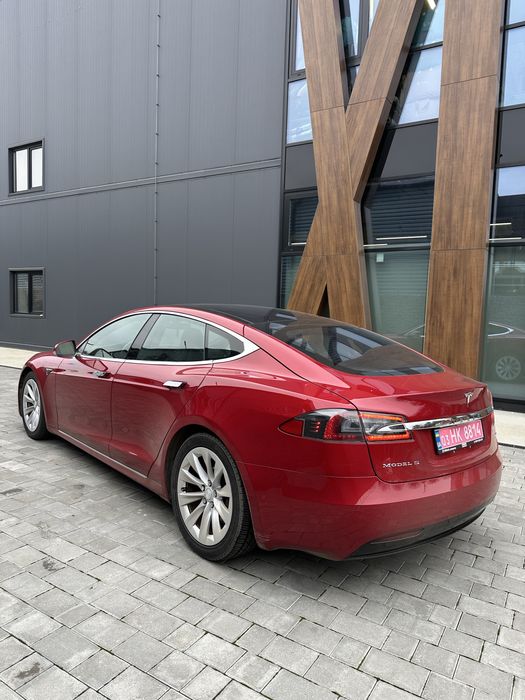 Tesla model S 2016 р