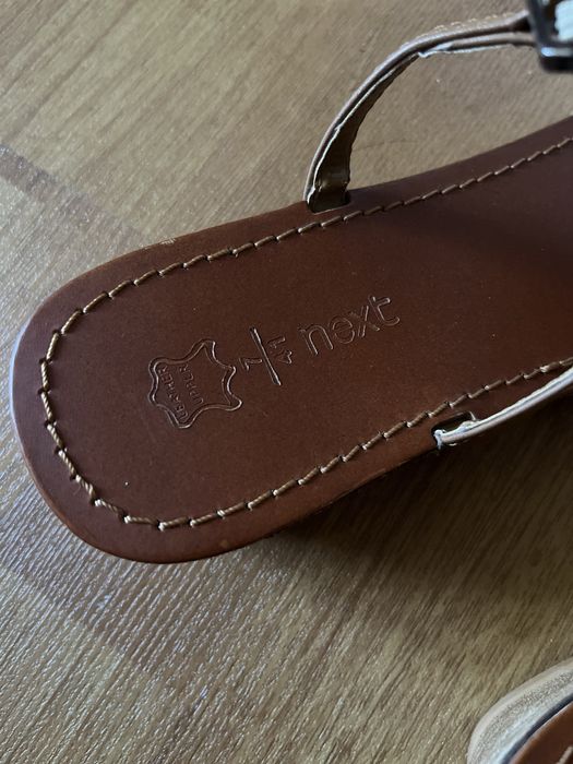 Продам шкіряні сандалі-вʼєтнамки фірми Next 41 розмір 26 см устілка