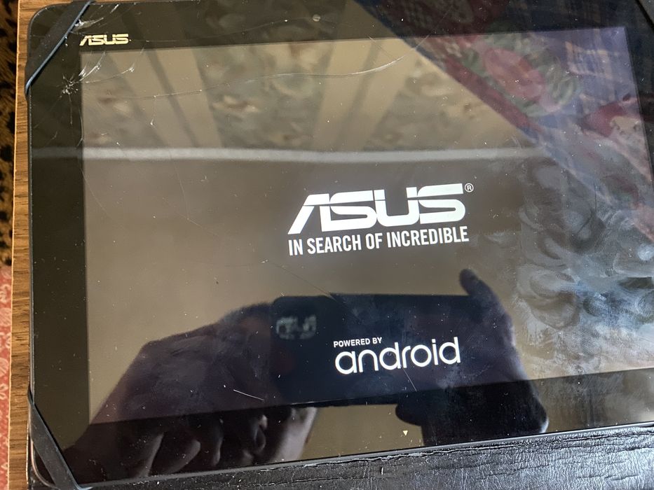 Планшет Asus TF103CG на детали виснет на логотипе и все РазборкА его