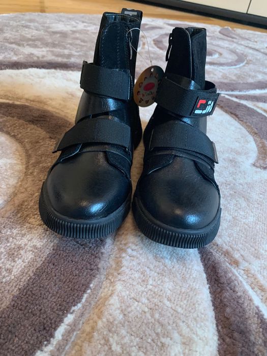 Нові чоботи Fila