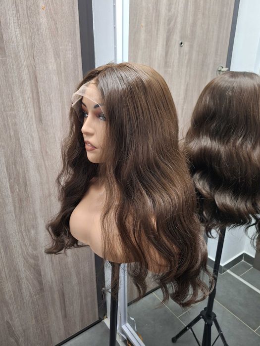 Ciemna, długa, kręcona peruka na koronkowej siatce Lace Front Wig