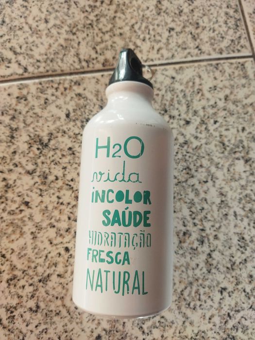 Garrafa reutilizável de água