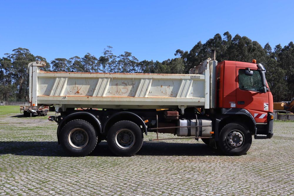 Volvo FM12 380 6×4 2002 Camião Basculante