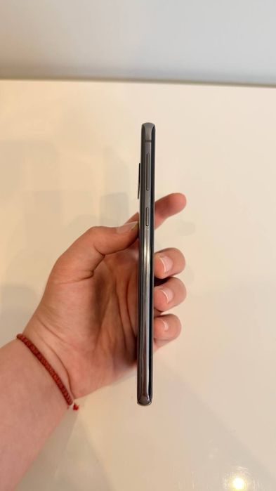 Samsung galaxy s10 ( ОТЛИЧНОЕ СОСТОЯНИЕ)