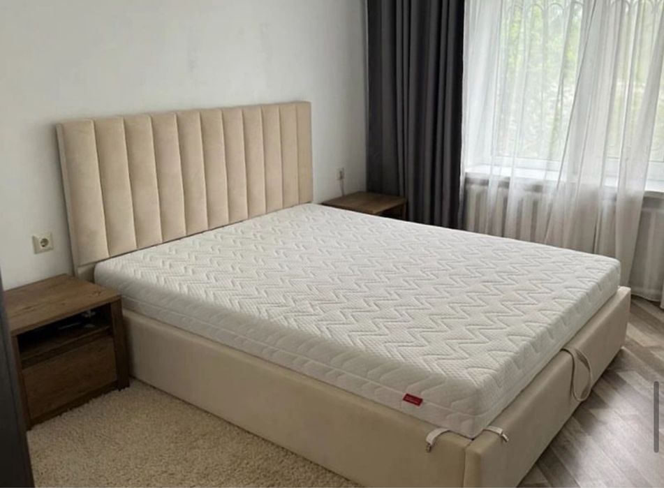 Двоспальні ліжка з підйомним механізмом