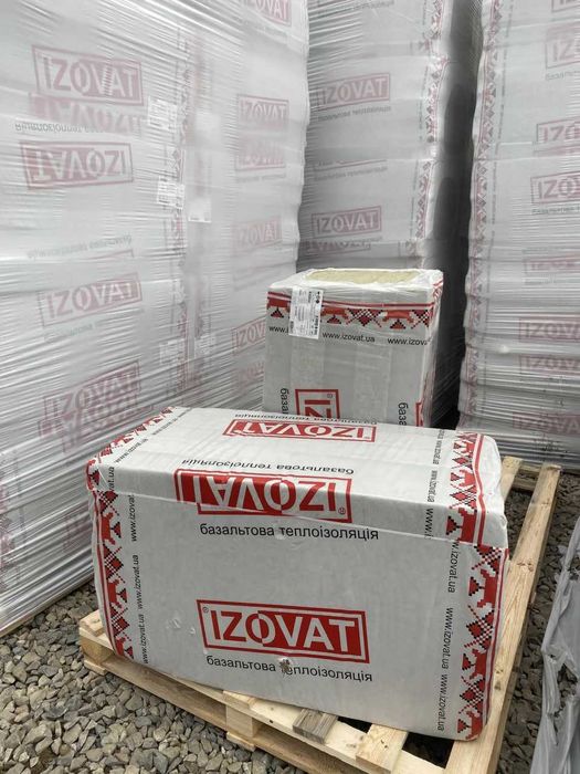 Мінеральна вата ДЛЯ ДАХУ ТА ФАСАДУ IZOVAT від 62 грн/м2