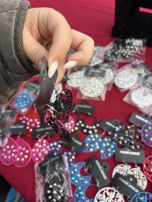 lote 32 pares de brincos novos