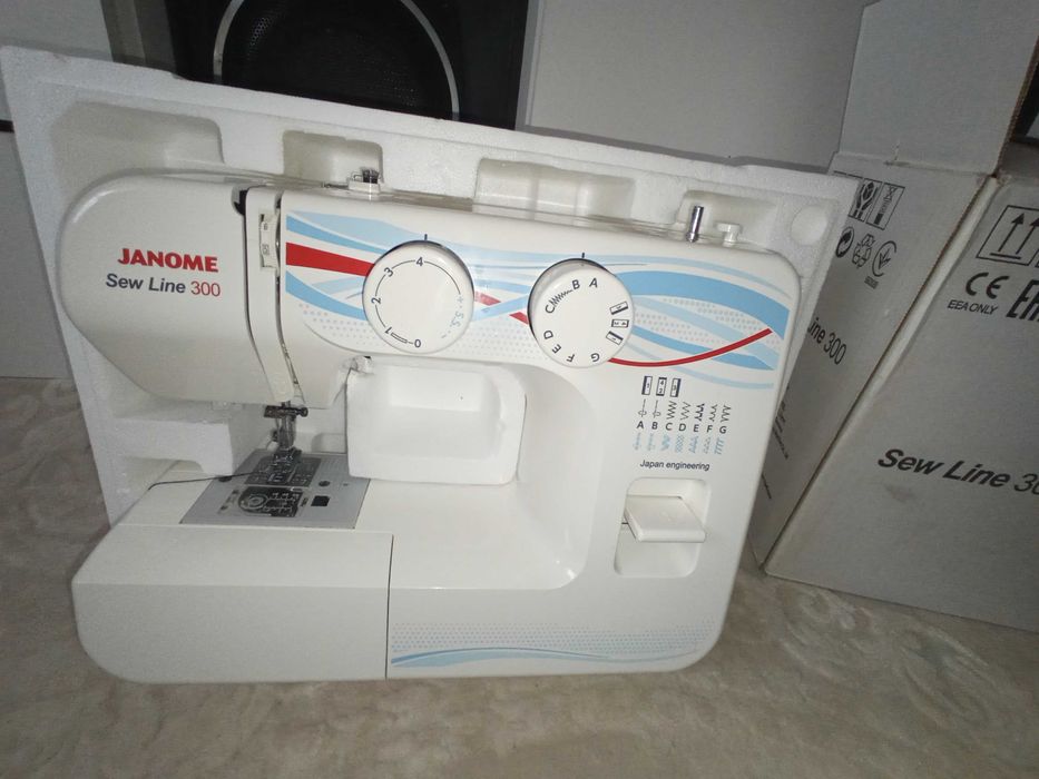 Швейная машинка Janome sew line 300
