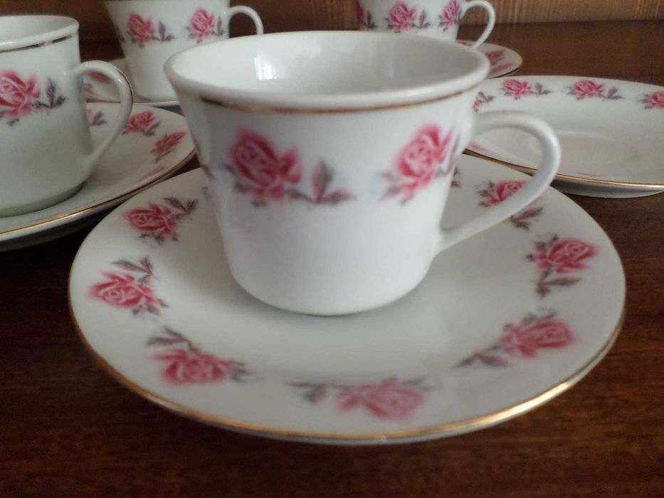 Чашки кофейные с блюдцами  , произведены в Китае в середине 60- х . .