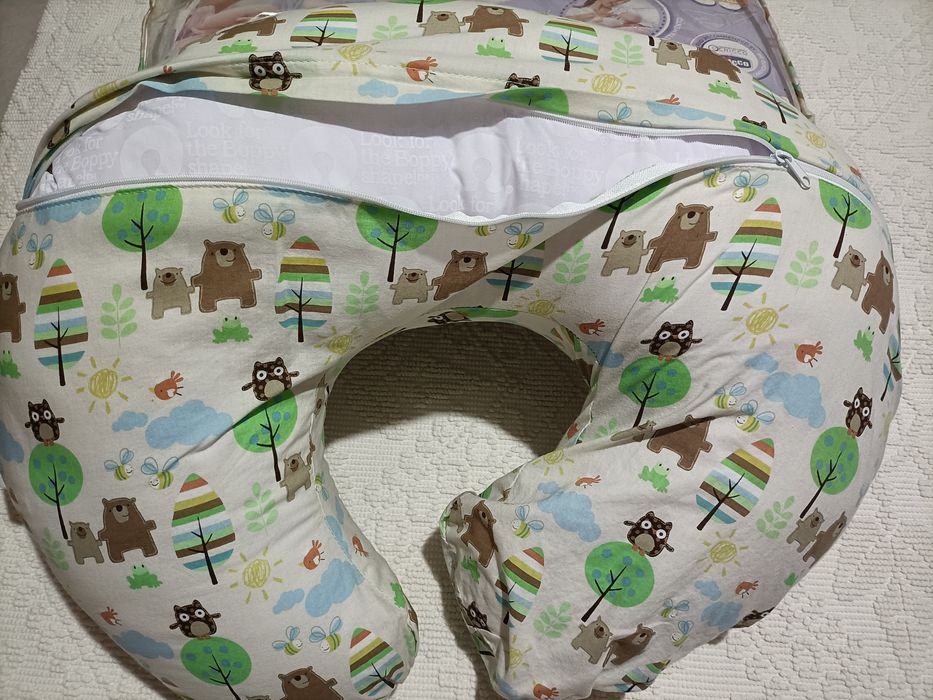 Almofada de amamentação como nova