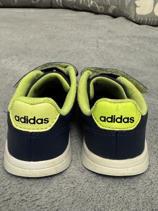 Дитячі кросівки Adidas