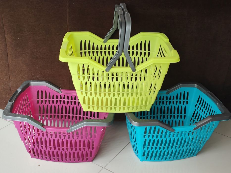 Kolorowe koszyki do dekoracji wnetrz