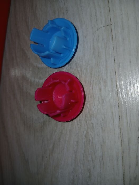 Guzikowy trening małej rączki zabawka edukacyjna dla dziecka 2-3 lata