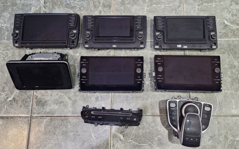 навігаційні блоки з монітором(Tiguan/Golf)