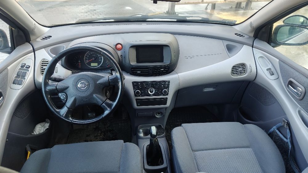 Nissan Almera Tino 1.8 Benzyna*Hak*kamera cofania*ładny