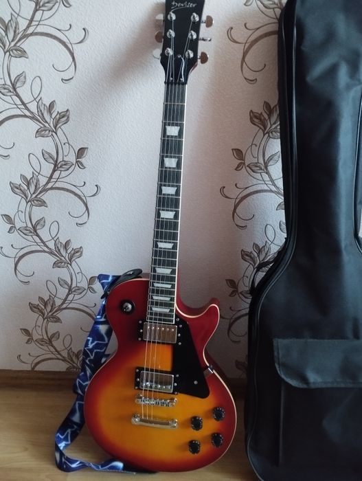 Електрогітара Deviser в комплекті з чехлом, шнуром,  ремінц