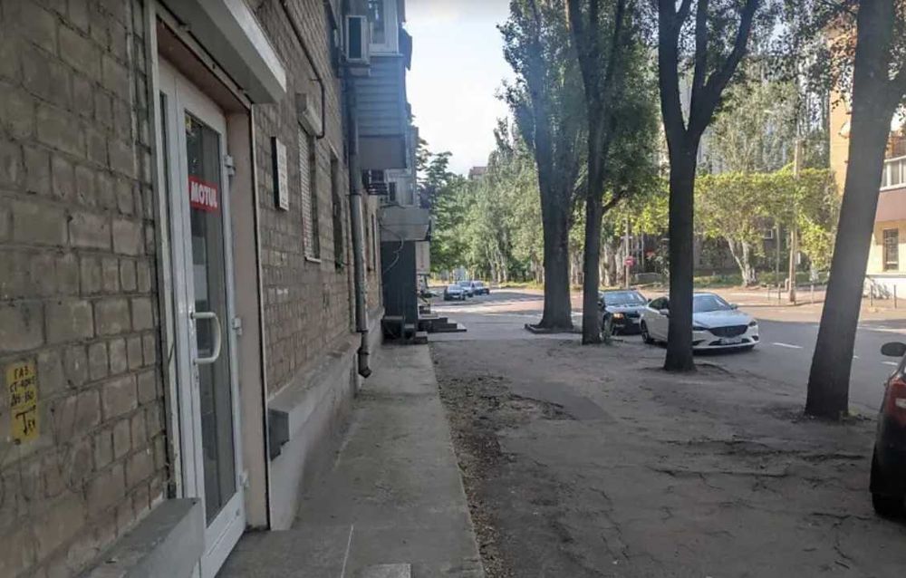 Продам помещение 45 м2 на первом этаже в центре города