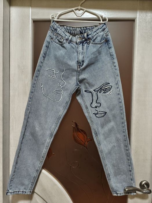 Джинси жіночі з вишивкою