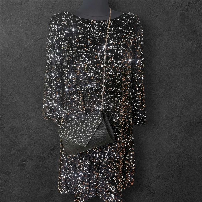 Sukienka welurowa z cekinami