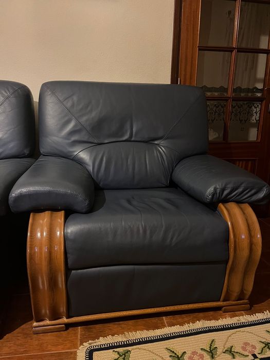 Conjunto de sofá Aquinos cerejeira Vila Nova da Barquinha • OLX Portugal