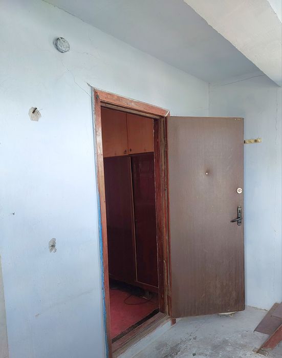 Продам  крепкий дом в пригороде Черноморска