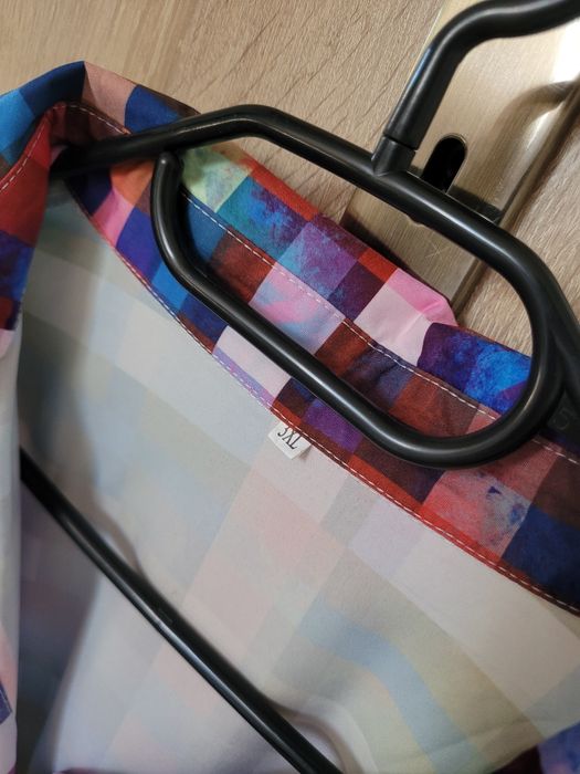 Wielobarwna koszula w kratę