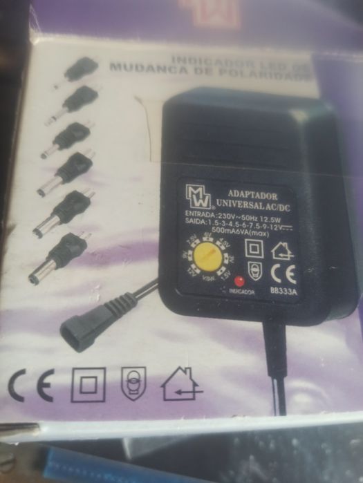 Adaptador universal MW 500ma.