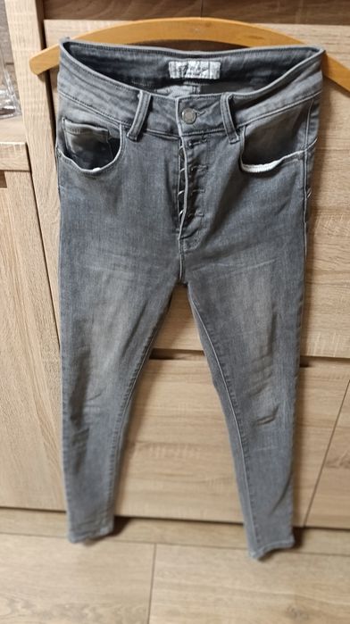 Szare jeansy Firmy Trang S