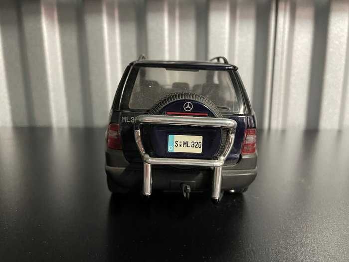Maisto 1:18 - Miniatura de carro  Mercedes