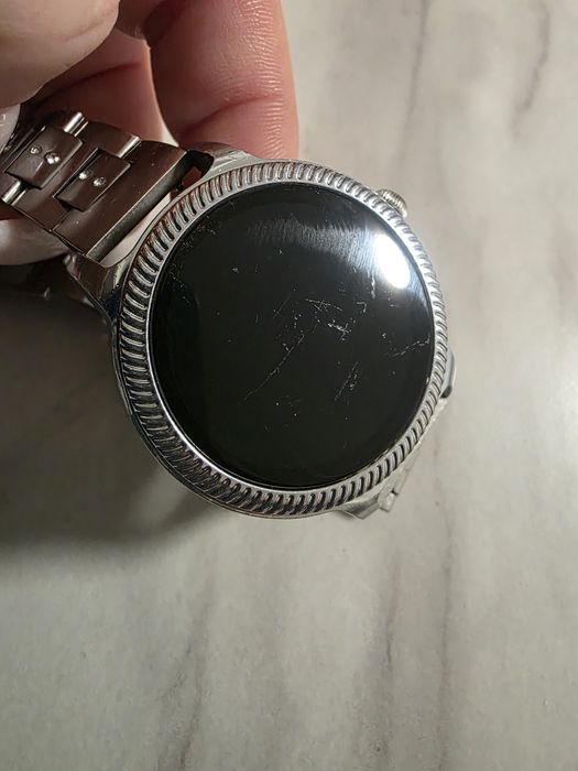 Zegarek smartwatch bez ładowarki - na części