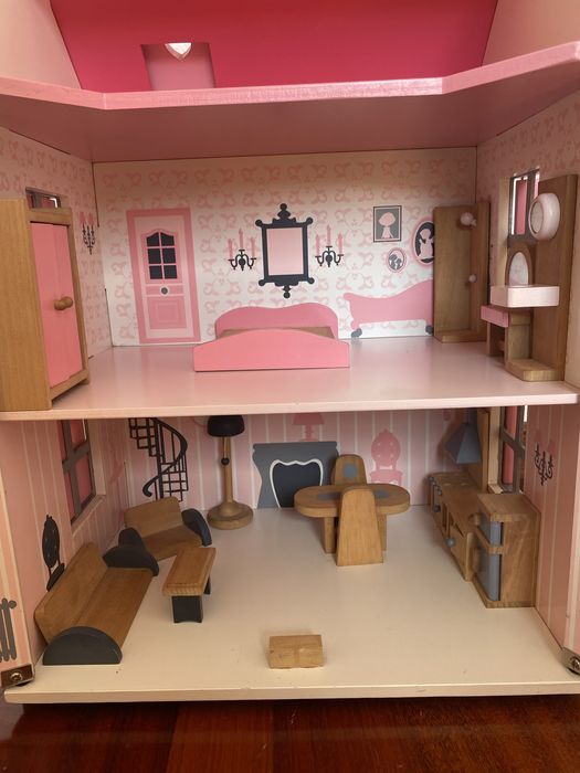 Vendo casinha de bonecas