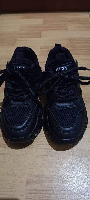 Кросівки  для дівчинки33 розміру