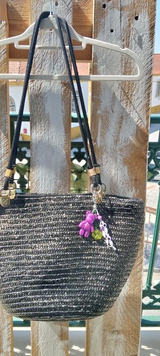 Bag charm artesanal urso com a patinha