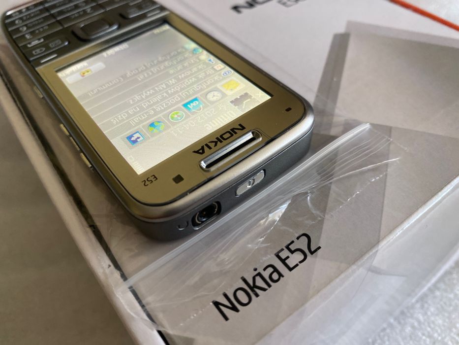 Nokia E52 - pełny zestaw