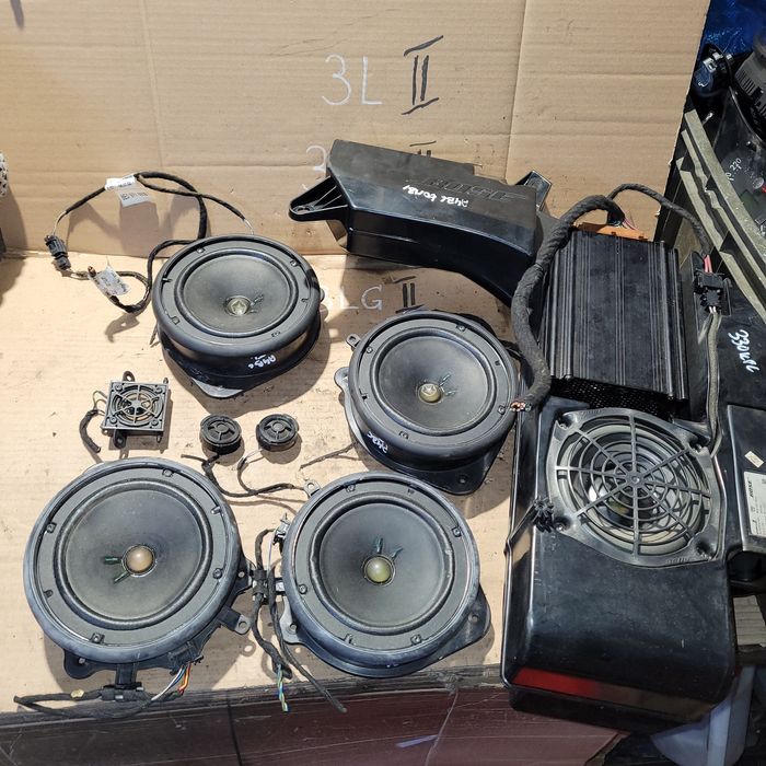 Zestaw głośników BOSE subwoofer wzmacniacz audi a4 b6 kombi 2002r