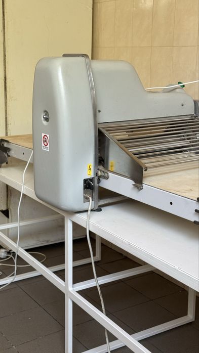 Тісторозкатка для слойки та будь яких видів тіста