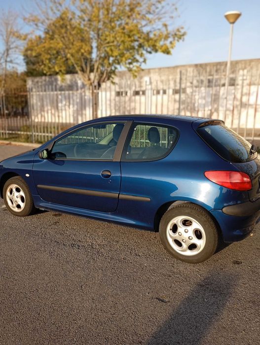 PEUGEOT 206 Hatchback (2A/C) 1.1 i Gasolina 60 cv / 44 kW 2001 — photo 3