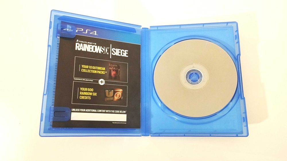 PS4 - Tom Clancy's Rainbow Six Siege (Advanced Edition)