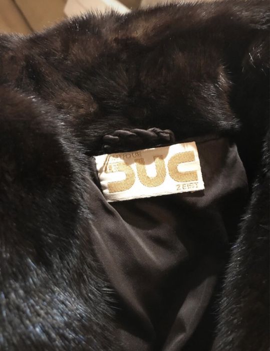 Casaco de vison ‘BLACKGLAMA’  com bolsas laterais tmn  40