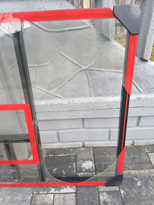 Uszkodzona tablica do koszykówki