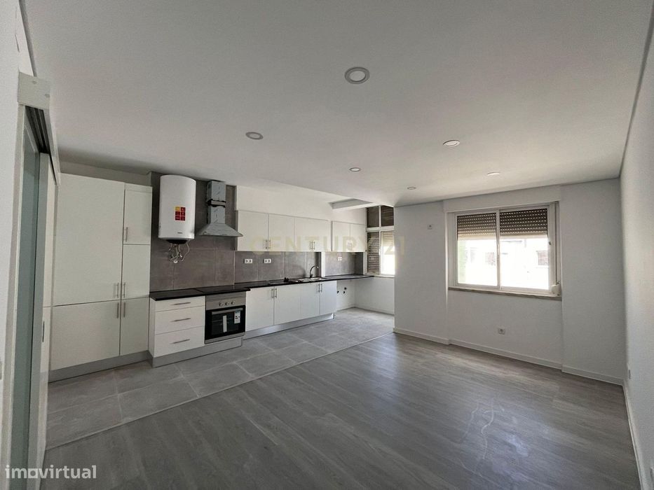 T1 na Amadora completamente remodelado, perto de serviços, comércio e