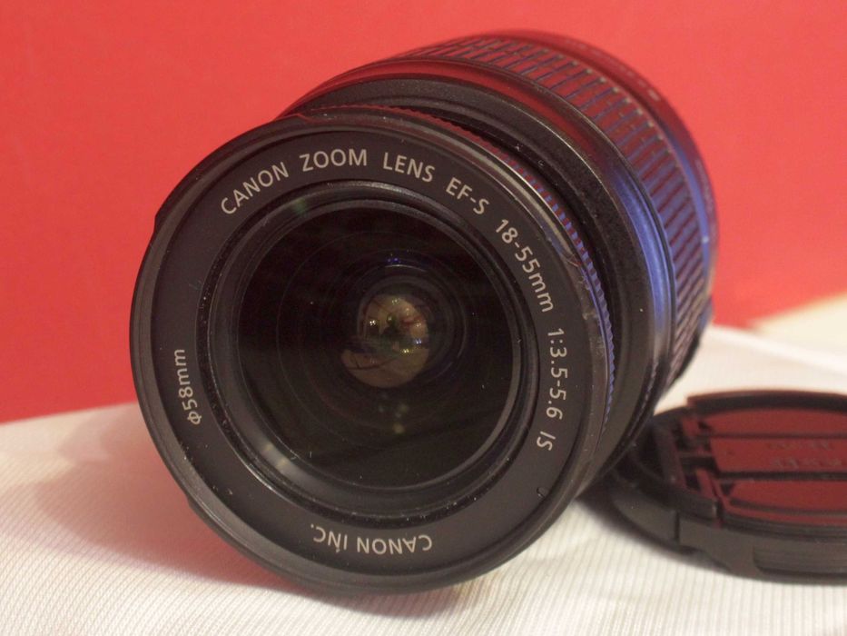 Продам об'єктив Canon Ef-s 18-55 Is
