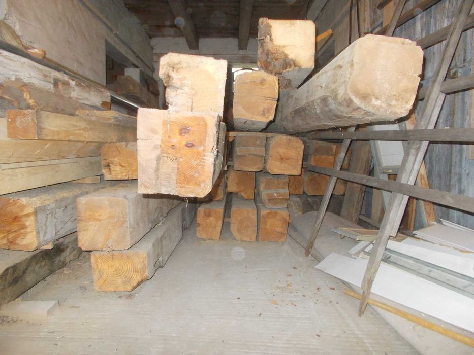 stare belki drewniane